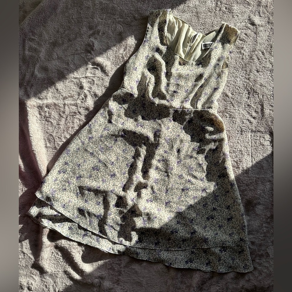 Cute vintage knee length dress